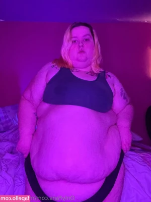 maxineonyx - PHOTOS 4  Nude  topless  Tom boy vibes  Just trying to set up some