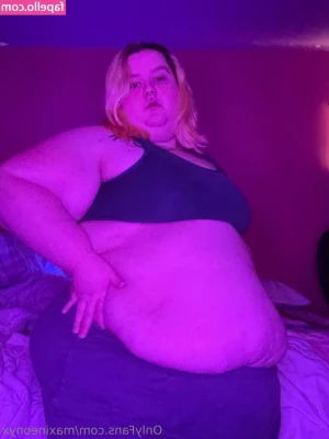 maxineonyx - catch me at the beach  wyddd