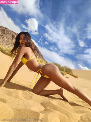 ariamoonxo - How many of you come to my page everyday just to look at my titties  