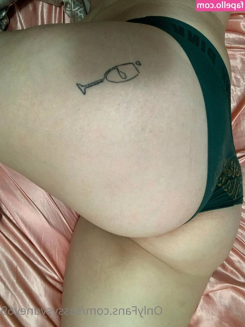 sassysydney69 - do you need support from under the desk?