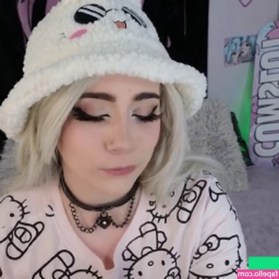 soulxlesskitten - Don t mind my dirty panties in the background