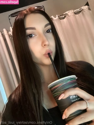 ashley_just_ash [ ashley-just-ash ] - Contact me if you need something 💋❤