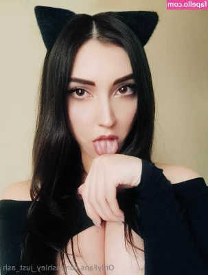 ashley_just_ash [ ashley-just-ash ] - Favourite hour ... all my closest subs check your dm’s, I sent you