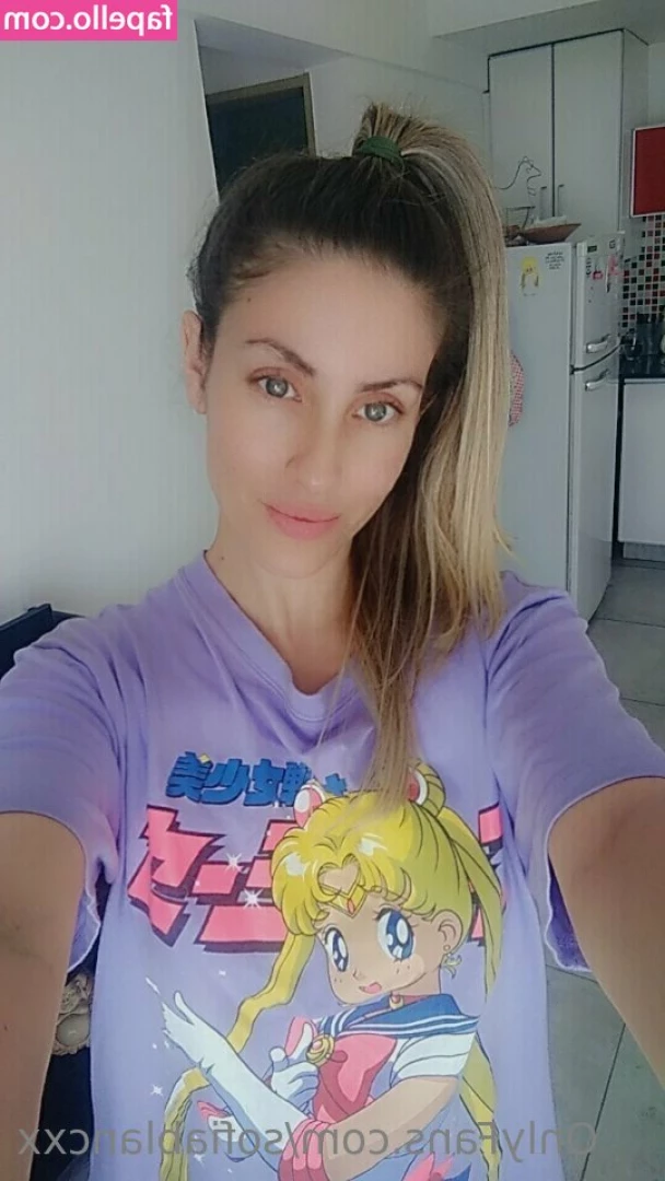 sofiablancxx - Vamos a bañarnos? 🤔