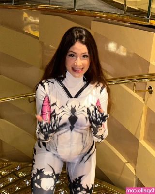 Nathalia Valente [ nathalia-valente ] - Kiss my lips and make me feel loved… you know which lips I mean,