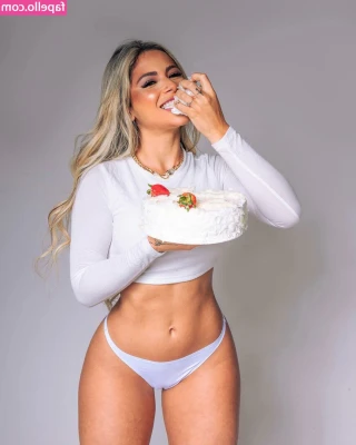 Nathalia Valente [ nathalia-valente ] - Did I assume the correct position