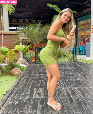 Nathalia Valente [ nathalia-valente ] - Excuse me, this senorita needs a margarita 💗
