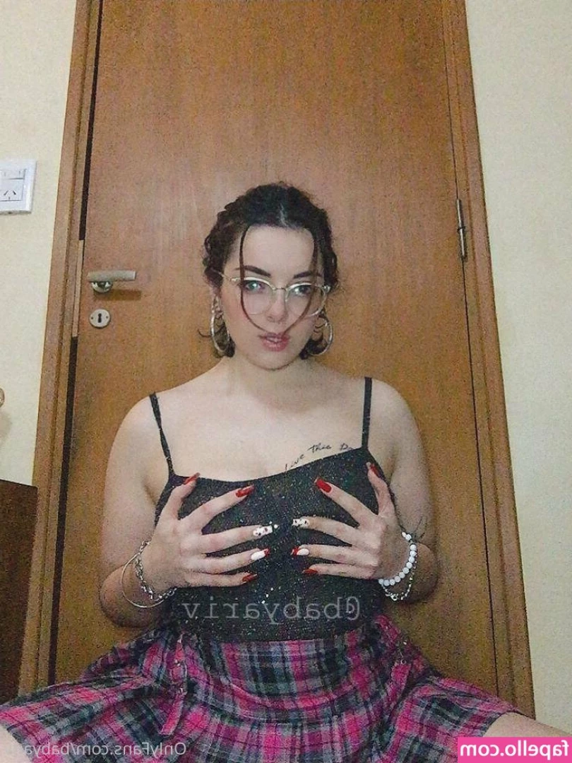 babyariv - How was your Monday papi? Can I make it better?