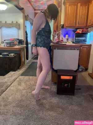 michigan_babe [ michigan-babe ] - Write me a haiku about being naked in the forest and I ll post the