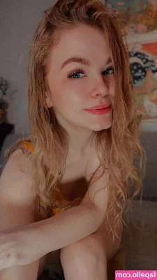 livwildflowerz - Sniff Em  They Are Really Smelly Tonight