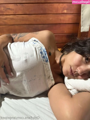 angelpeit - Tocándome bien rico mi coñito suave y jugoso para ti mi amor 