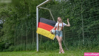 Mariia Well [ mariia-well ] - It's my birthday 🎂 do I look cute today? 🥰