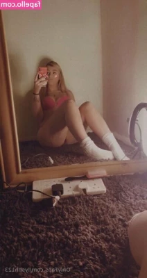 lyshh123 - Kisses    My VIP is  hotwifejj   Onlyfans com hotwifejj