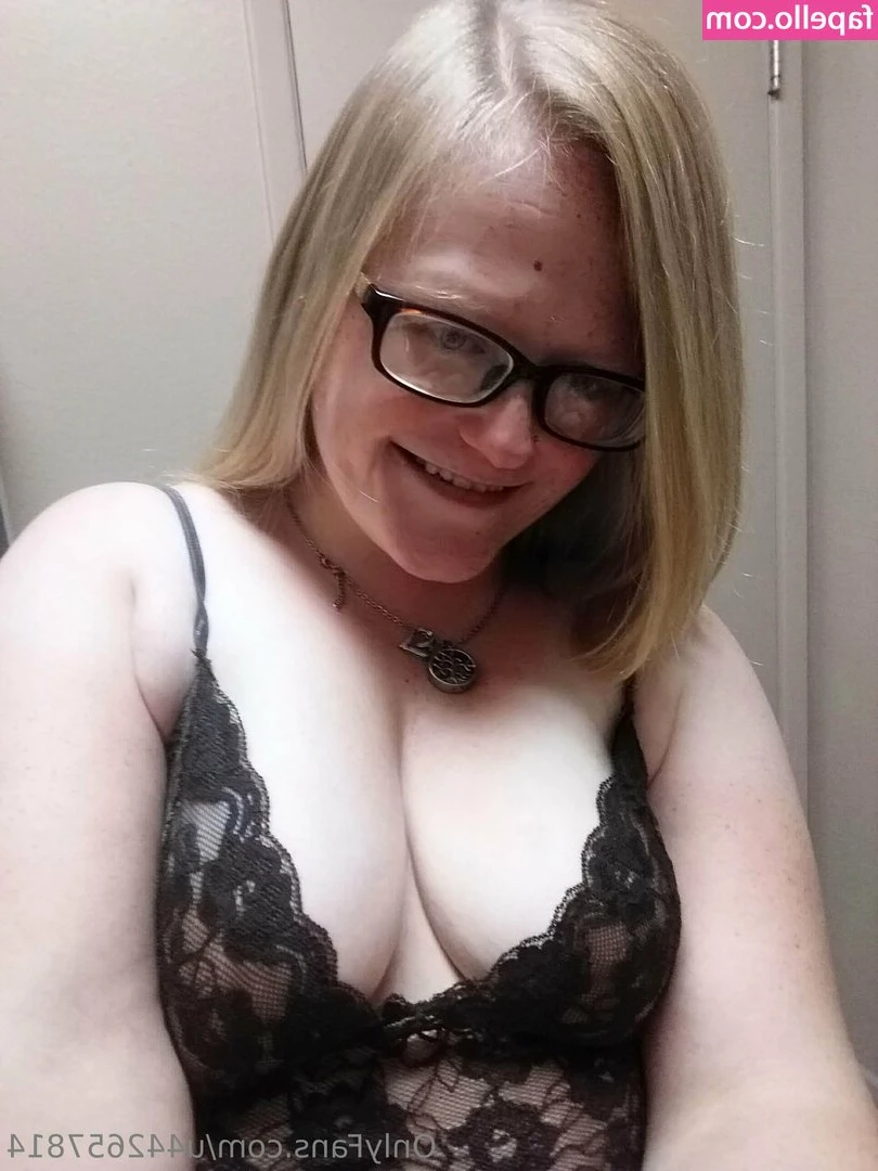 queengreeneyes420 - Happy Tuesday!