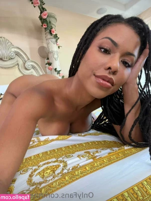 Kira Noir [ kira-noir ] - WHO MISSES ME NEKKKKKEDDDDD