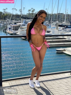 Kira Noir [ kira-noir ] - happy 1 month anniversary to my onlyfans   thanks for all the support