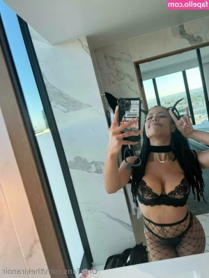 Kira Noir [ kira-noir ] - Les gusta 🤭?