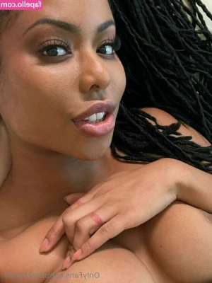 Kira Noir [ kira-noir ] - Veni a sacármelos vos