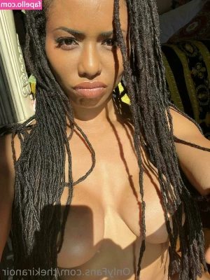 Kira Noir [ kira-noir ] - Work attire  no hands is in your dm