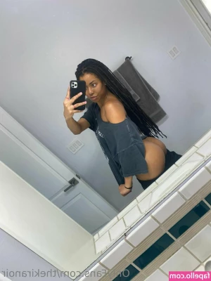 Kira Noir [ kira-noir ] - SEXTING + CONTENT I’m waiting to play!! Dm me !