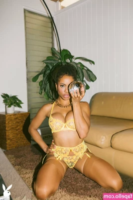 Kira Noir [ kira-noir ] - If you like blondes then you just definitely subscribe to this hot