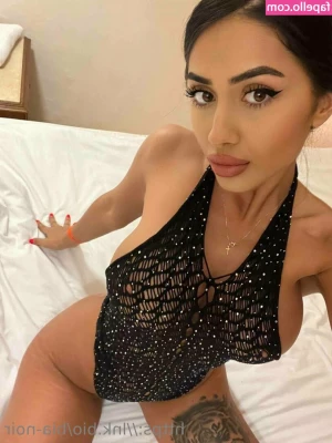 noirvip - Have you ever seen more juicy soles before