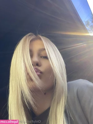 diaana19 - On my way to take all your money and then kick you in the balls