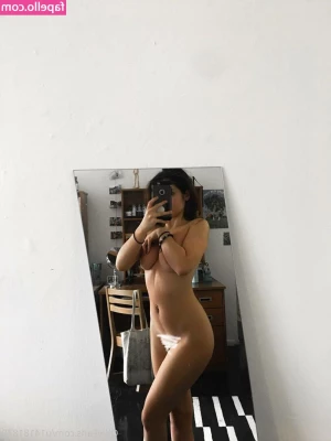 Cybermelanie - Vidéo où tu me vois sucer avec passion et gourmandise   Gorges