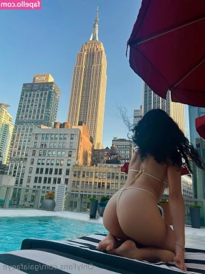 Cybermelanie - These knee socks had no business making me this horny