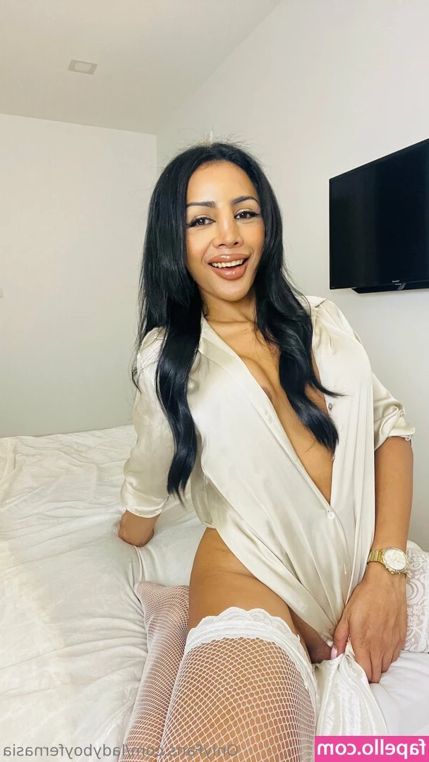 ladyboyfernasia - And if you see this body in person you gone freeze   up