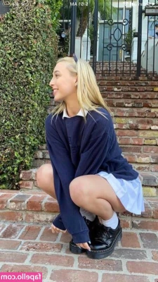 Emma Chamberlain [ emma-chamberlain ] - Camel Toe Tuesday!