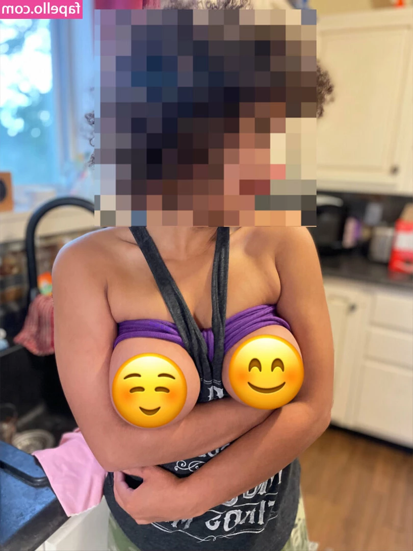 tieduppretty - Lol once again I m supposed to be working but I m just taking nudes
