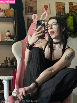 succubusray - I will be sharing a 12 MINUTE bondage masterclass Wednesday evening