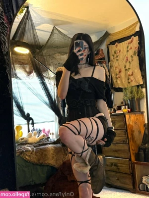 succubusray - Y esta fue la última sesión para el calendario   2024 lovers