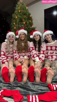 chloespicexo - Someone tip for coffee in and I ll send a your eyes only nude first
