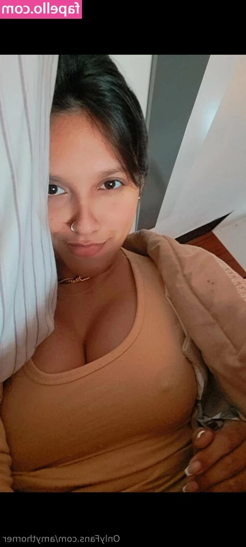 amythorner - Who wants to squirt on it