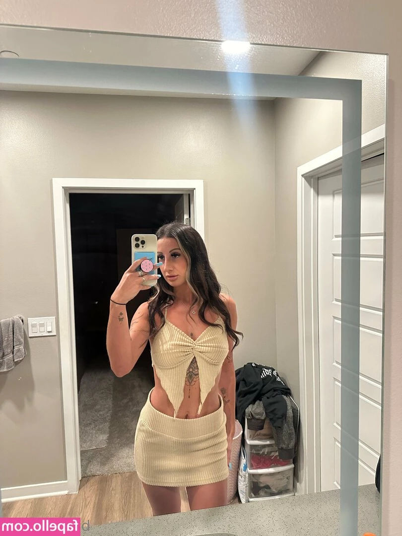 bellaslaysxo [ bellaslaysxo-1 ] - i got the best pussy you then had this far