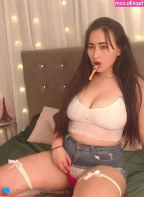 miku28 - Would you like to eat me out