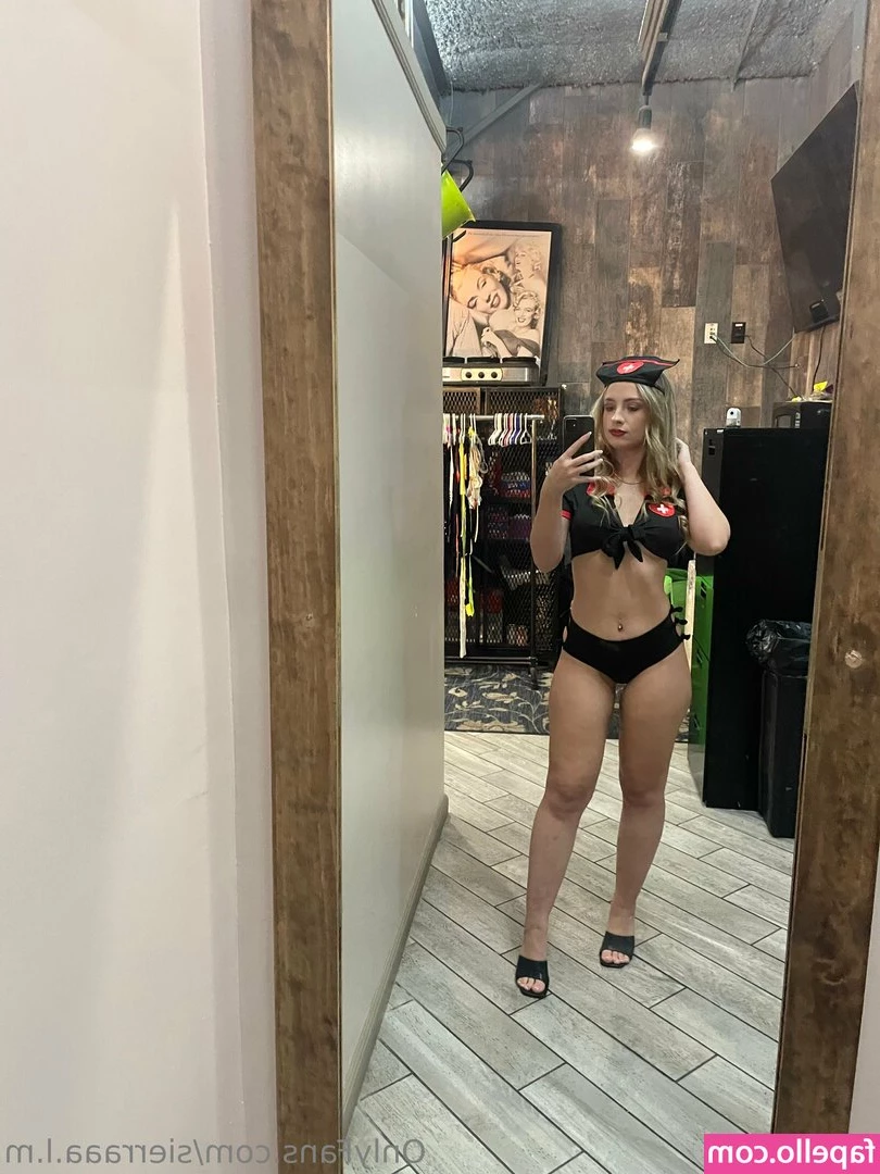 sierraaa.l.m [ sierraaa-l-m ] - I sent you some nudes in DMs 😉