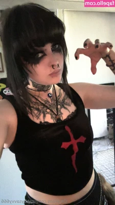 stabbysavvy666 - Come undress me