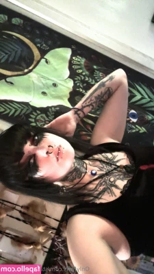 stabbysavvy666 - i was so horny my friend let her man give him a double blow job,