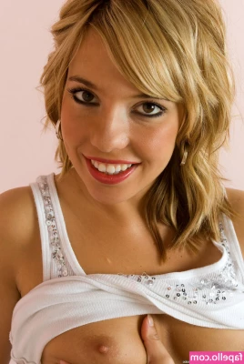 Kira Kiss [ kira-kiss ] - Seriously, you haven't seen me naked yet? subscribe to my paid