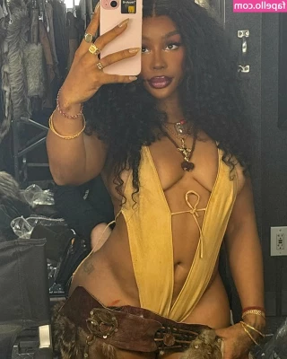 SZA - Does my pussy make you wanna taste it baby