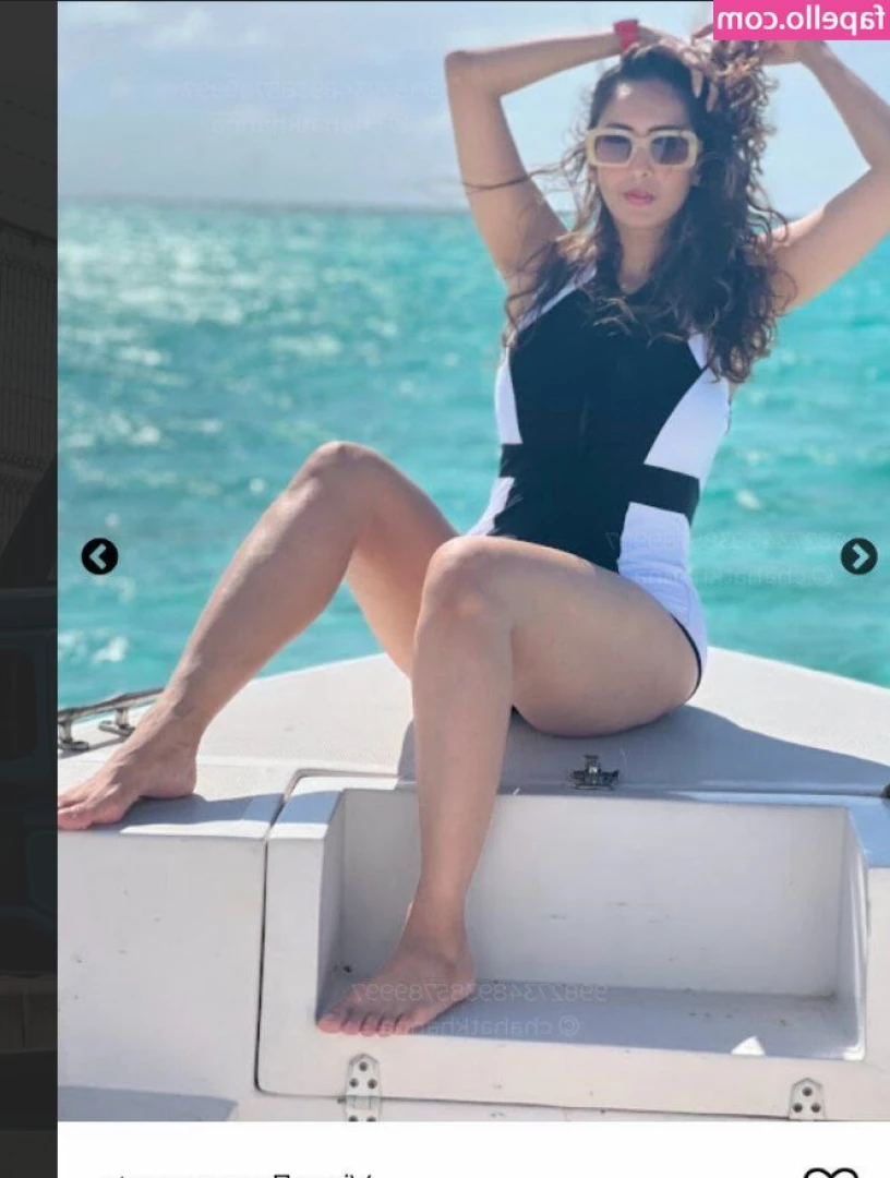 Chahatt Khanna [ chahatt-khanna ] - Look at that shapely sexy foot