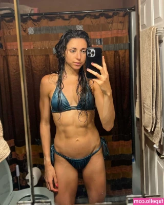 Caitlyn Miller [ caitlyn-miller ] - Very horny in the shower, wish someone would play with me...