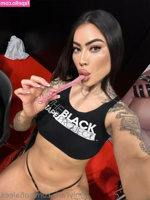 sofialeex - Love a morning shower  amp  booty pics   Check your inbox for more