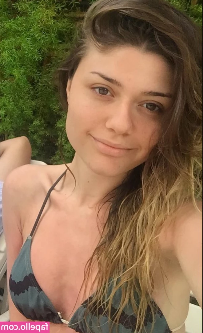 Giuliana Capitani [ giuliana-capitani ] - subscribe to this sexy sluts FREE page she loves dressing up and