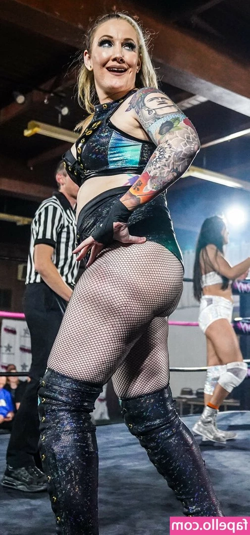 Sienna Day [ sienna-day ] - Hopefully some new content with this slut soon   make a tip and