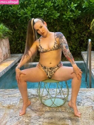 Sienna Day [ sienna-day ] - What would you do if you were at my feet in this position?
