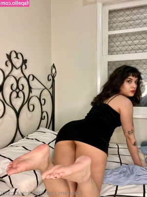 littlemisskimmy - Hot girls need to have their holes filled every now and then, would